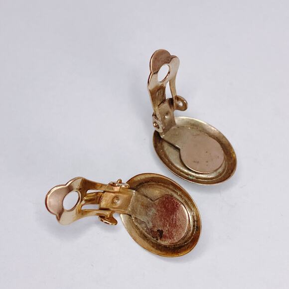 Vintage 1960s Jadeite Gemstone Cabochon Gold Tone Sage Green Clip On Earrings - Picture 8 of 11